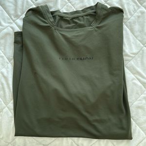 Men’s large Lululemon athletic Tee